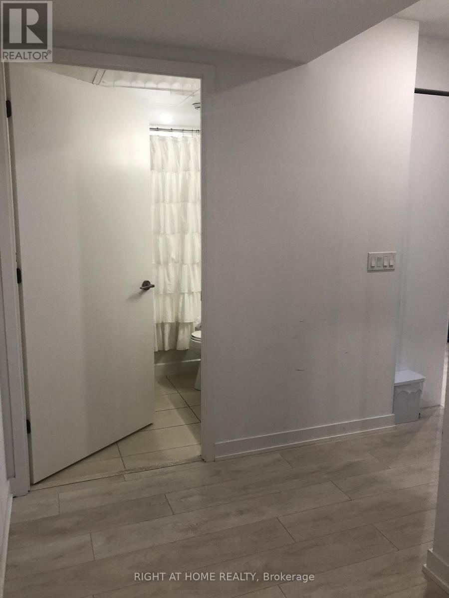 901 - 501 Yonge Street, Toronto, Ontario  M4Y 1Y4 - Photo 8 - C12466919