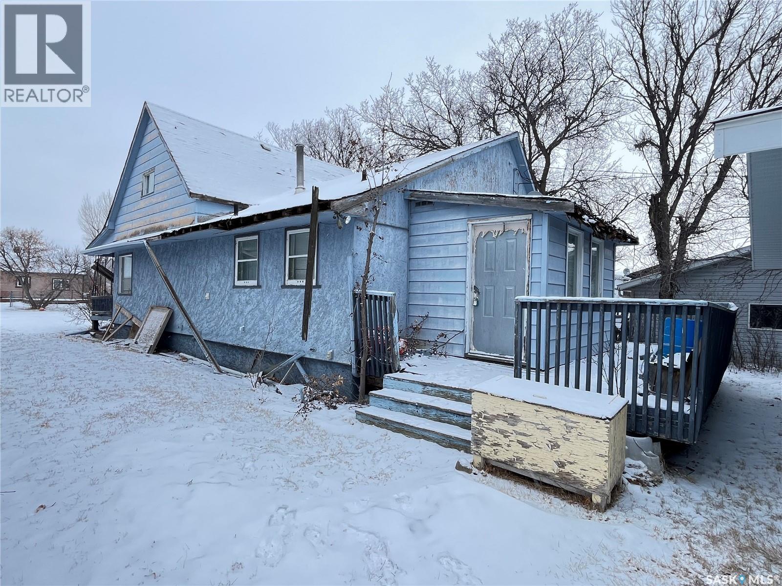 314 Lonsdale Street, Maple Creek, Saskatchewan  S0N 1N0 - Photo 2 - SK025537