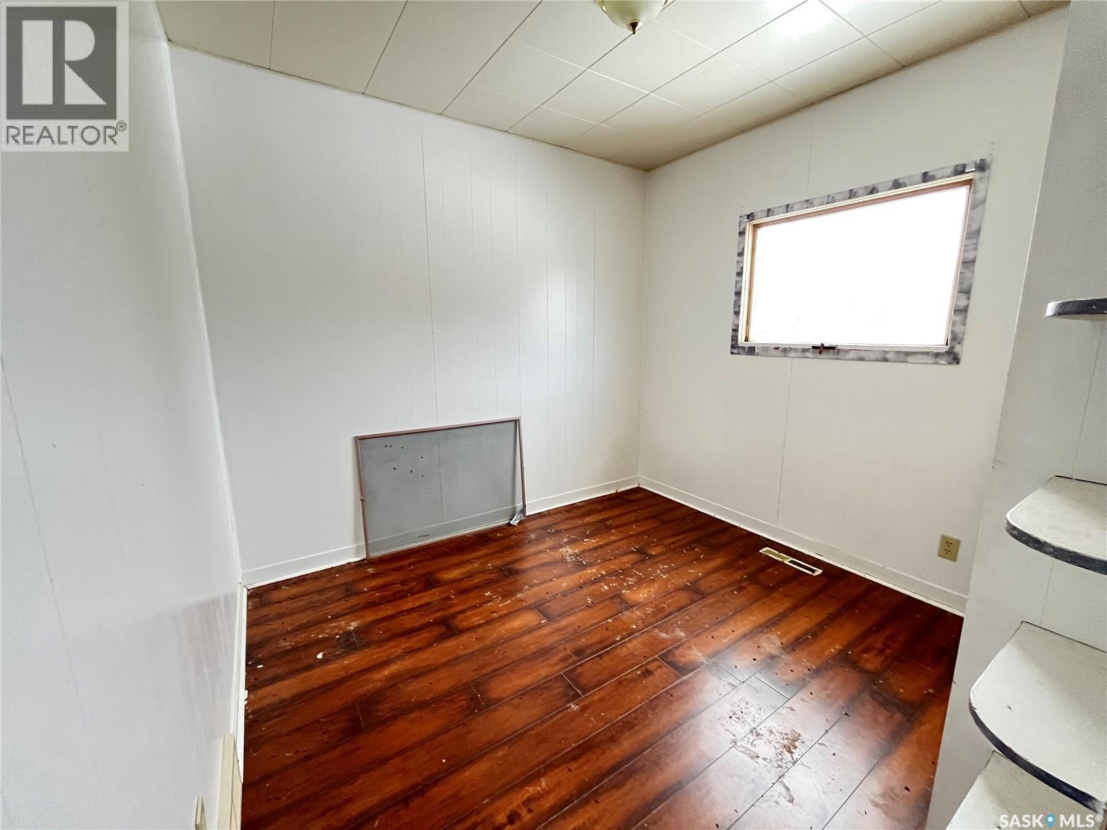 316 Lonsdale Street, Maple Creek, Saskatchewan  S0N 1N0 - Photo 12 - SK025531