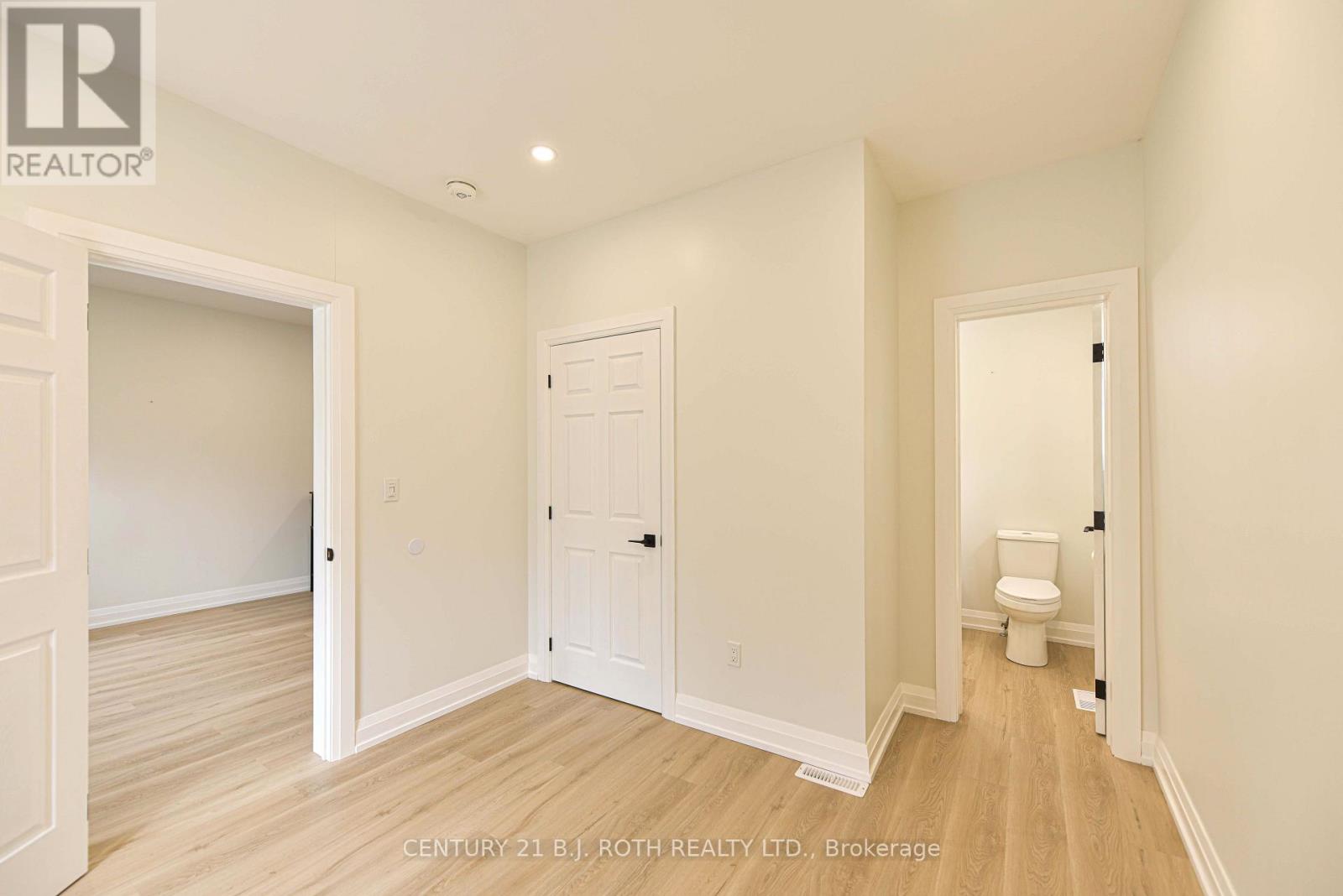 274 Mississaga Street W, Orillia, Ontario  L3V 3B8 - Photo 17 - S12627390