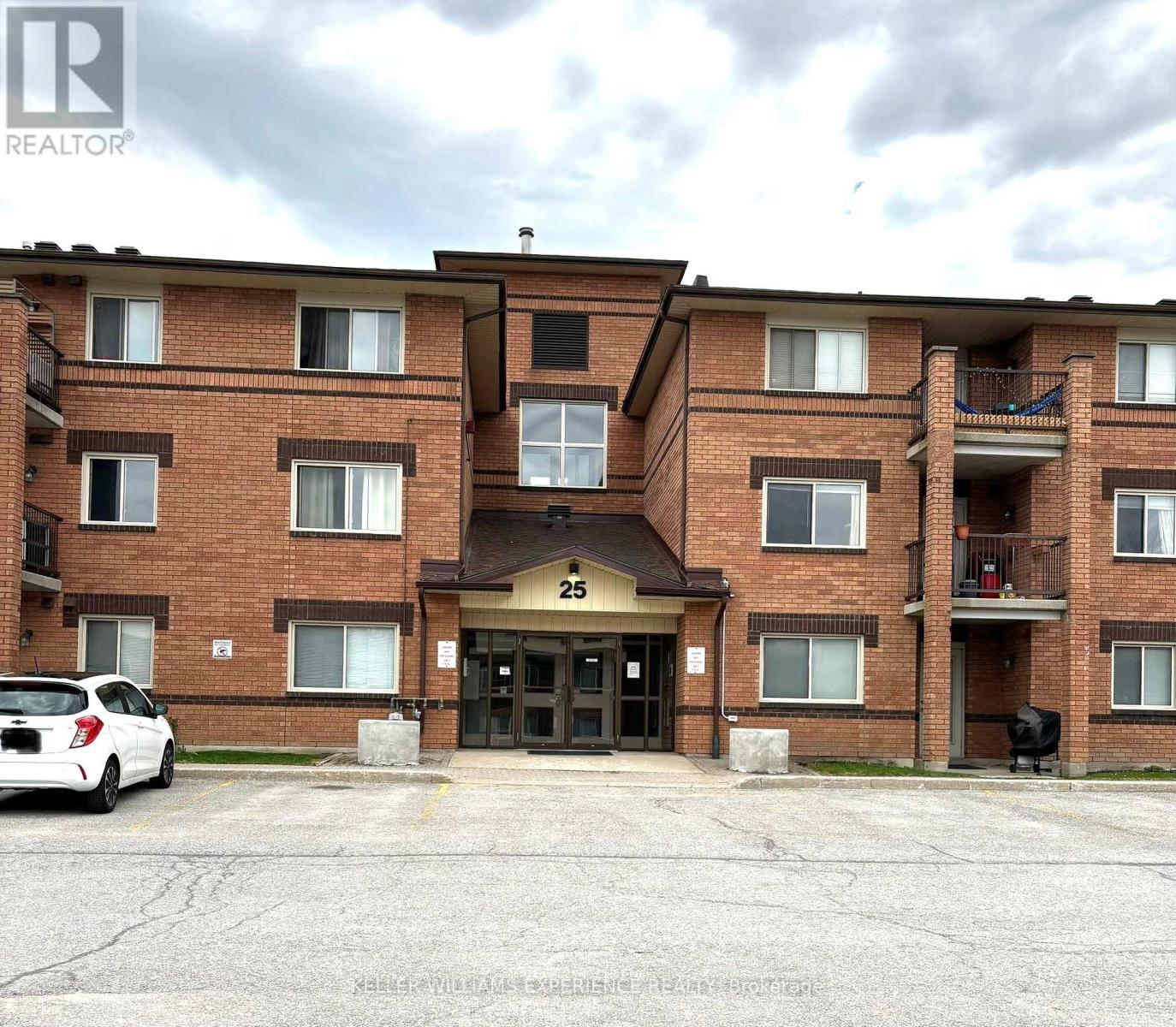 302 - 25 MEADOW LANE, Barrie, Ontario