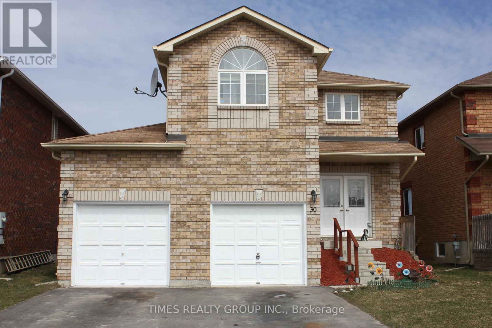 30 CLAIRE DRIVE, Barrie, Ontario