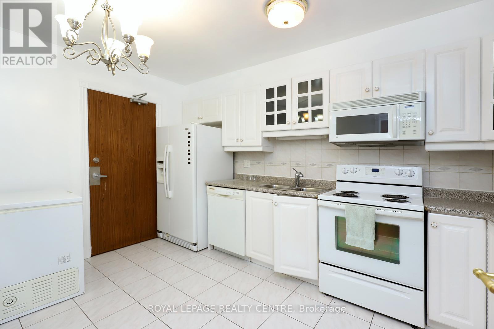 1519 - 50 Mississauga Valley Boulevard, Mississauga, Ontario L5A 3S2 - Photo 11 - W12628312