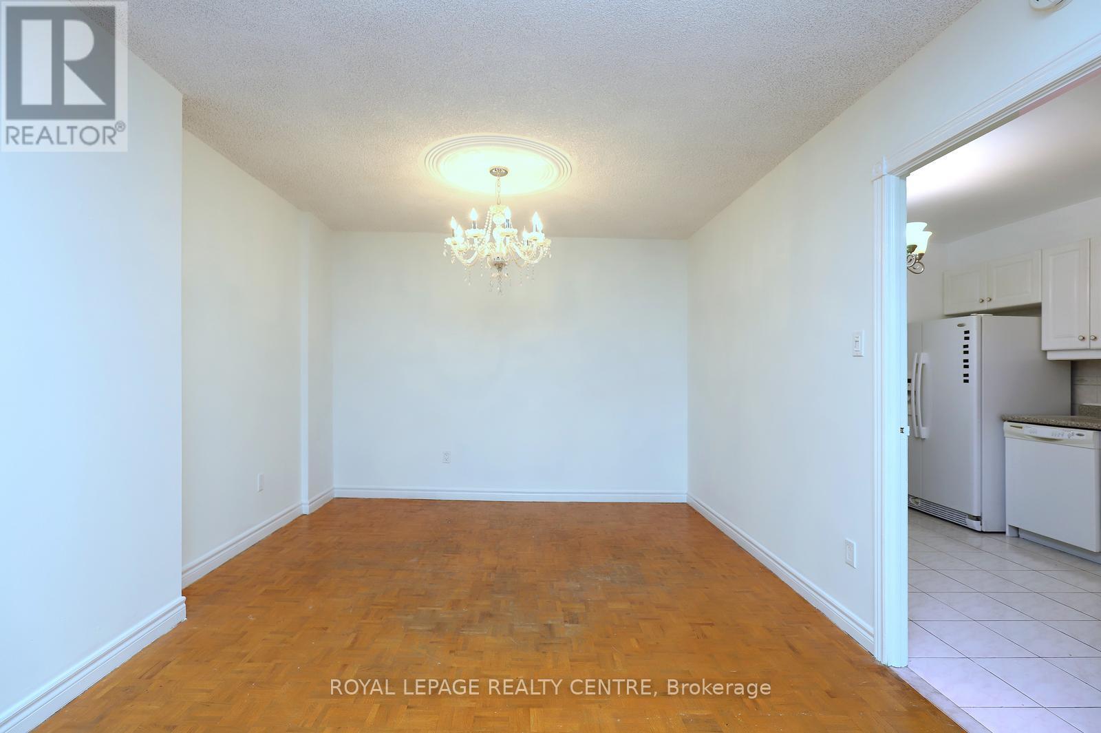 1519 - 50 Mississauga Valley Boulevard, Mississauga, Ontario L5A 3S2 - Photo 9 - W12628312