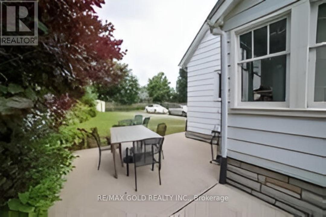 323 Queens Street, Halton Hills, Ontario  L7J 1R1 - Photo 8 - W12628318