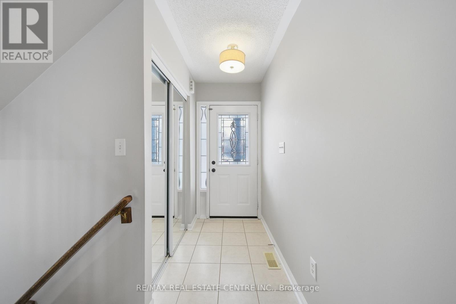 2466 Appalachain Drive, Oakville, Ontario  L6M 4S6 - Photo 6 - W12628324