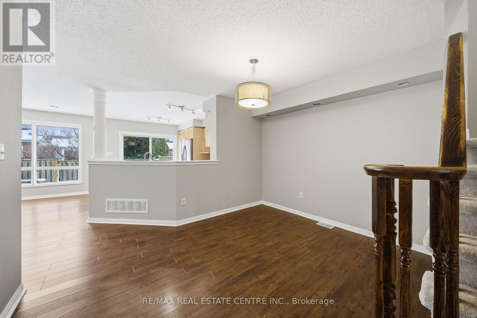 2466 Appalachain Drive, Oakville, Ontario  L6M 4S6 - Photo 8 - W12628324