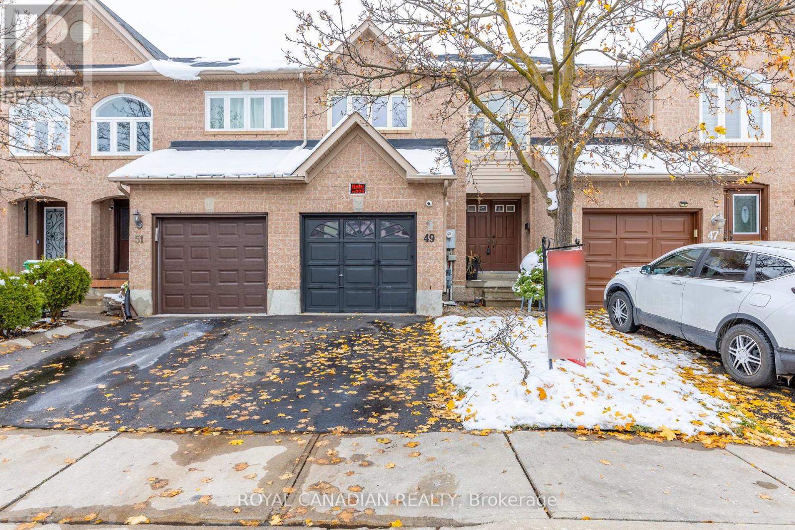 32 - 49 Goldenlight Circle, Brampton, Ontario L6X 4N6 - Photo 1 - W12628366