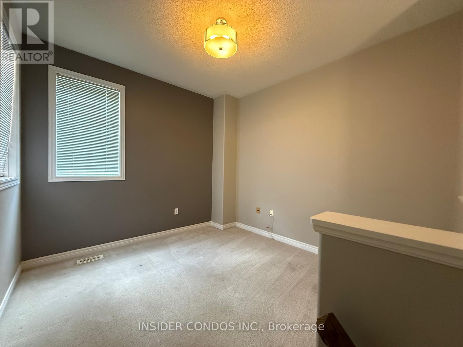 927 Gaslight Way, Mississauga, Ontario  L5W 1A2 - Photo 7 - W12628378