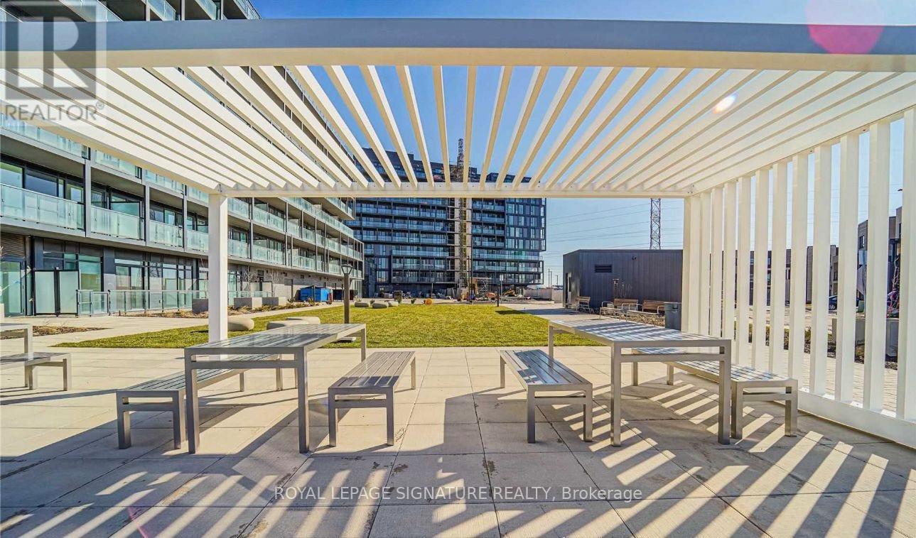 B520 - 3200 DAKOTA COMMON, Burlington, Ontario