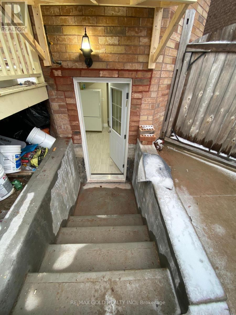 LOWER - 1664 NORRIS CIRCLE, Milton, Ontario