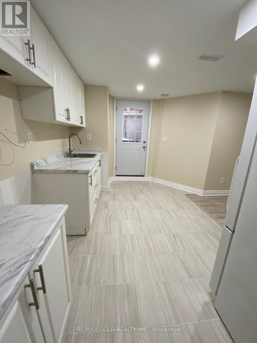 Lower - 1664 Norris Circle, Milton, Ontario  L9T 6A3 - Photo 14 - W12628396