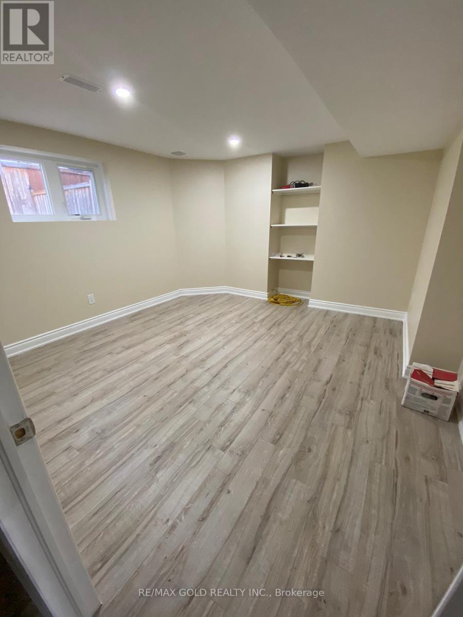 Lower - 1664 Norris Circle, Milton, Ontario  L9T 6A3 - Photo 9 - W12628396