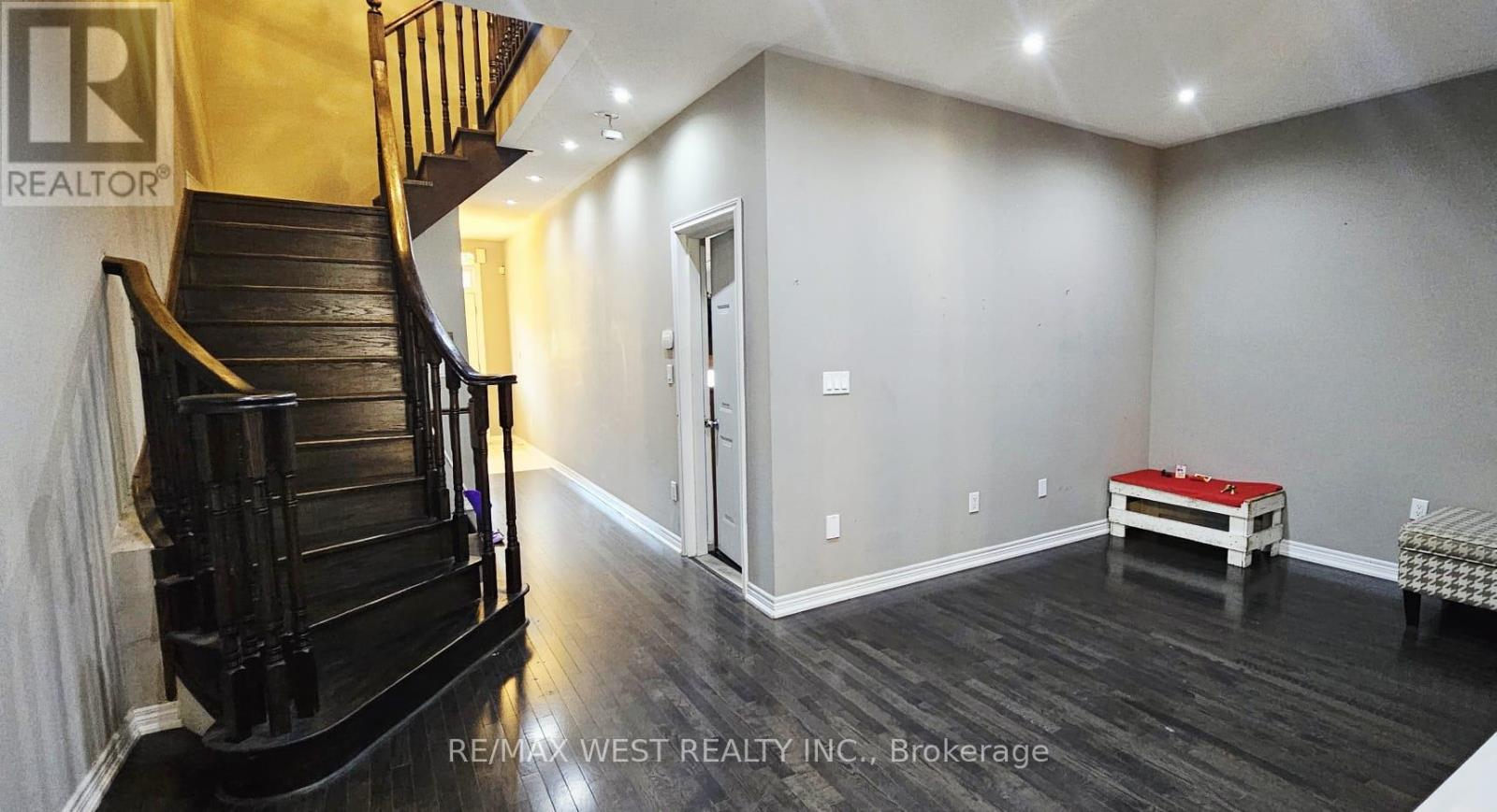 38 Wasaga Road, Brampton, Ontario  L6X 3B1 - Photo 6 - W12628398