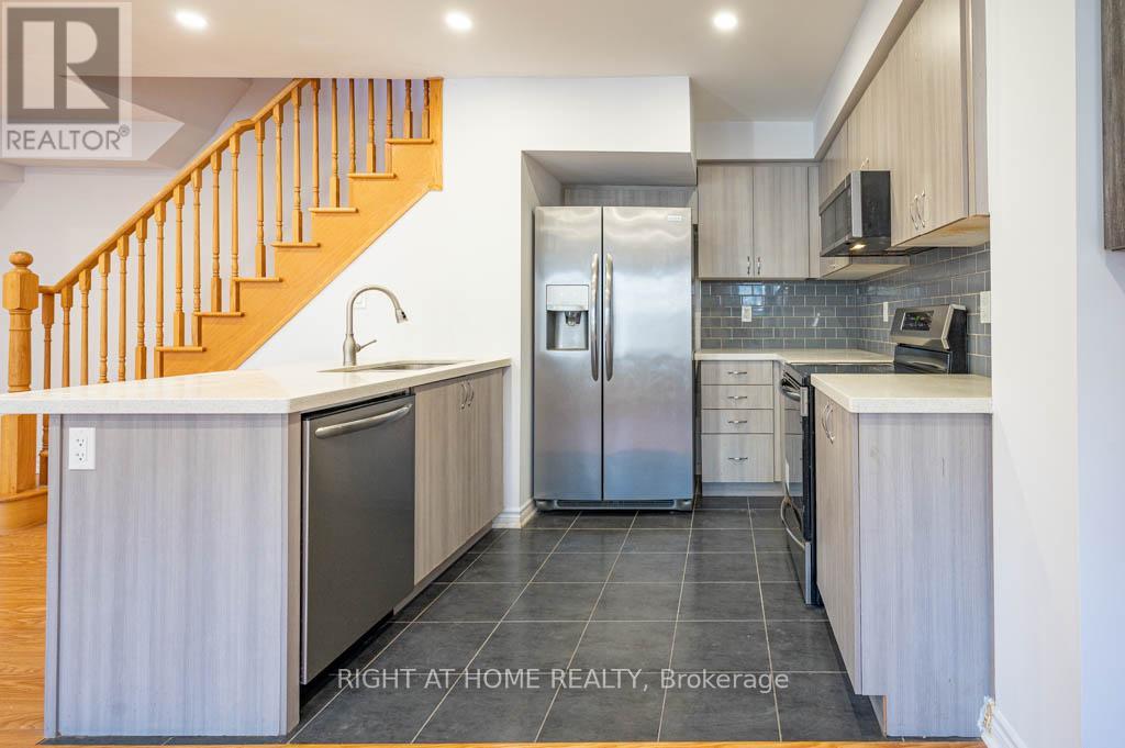 53 - 200 Veterans Drive, Brampton, Ontario  L7A 4S6 - Photo 11 - W12628414