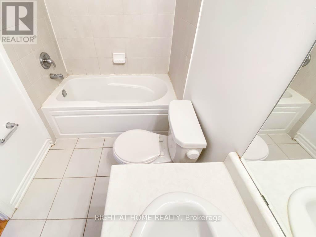 53 - 200 Veterans Drive, Brampton, Ontario  L7A 4S6 - Photo 21 - W12628414