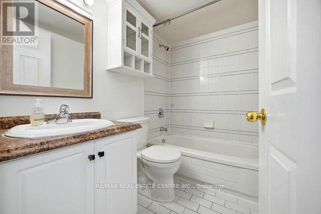 816 - 250 Webb Drive, Mississauga, Ontario  L5B 3Z4 - Photo 23 - W12628446