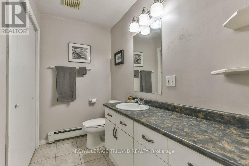 207 East Street, London East, Ontario  N5Z 2S1 - Photo 27 - X12425785