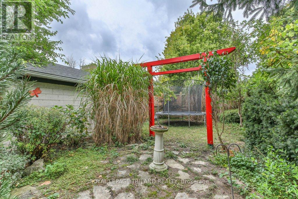 207 East Street, London East, Ontario  N5Z 2S1 - Photo 36 - X12425785