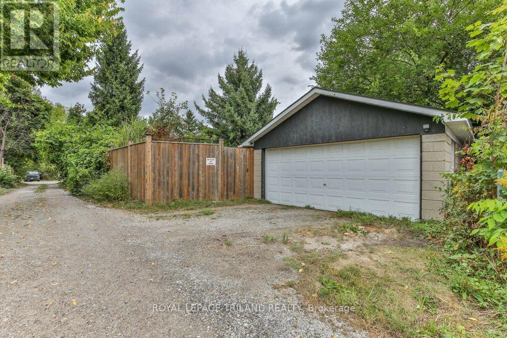 207 East Street, London East, Ontario  N5Z 2S1 - Photo 39 - X12425785