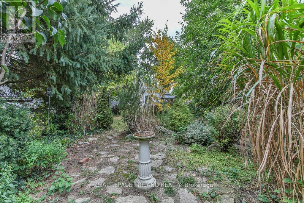 207 East Street, London East, Ontario  N5Z 2S1 - Photo 38 - X12425785