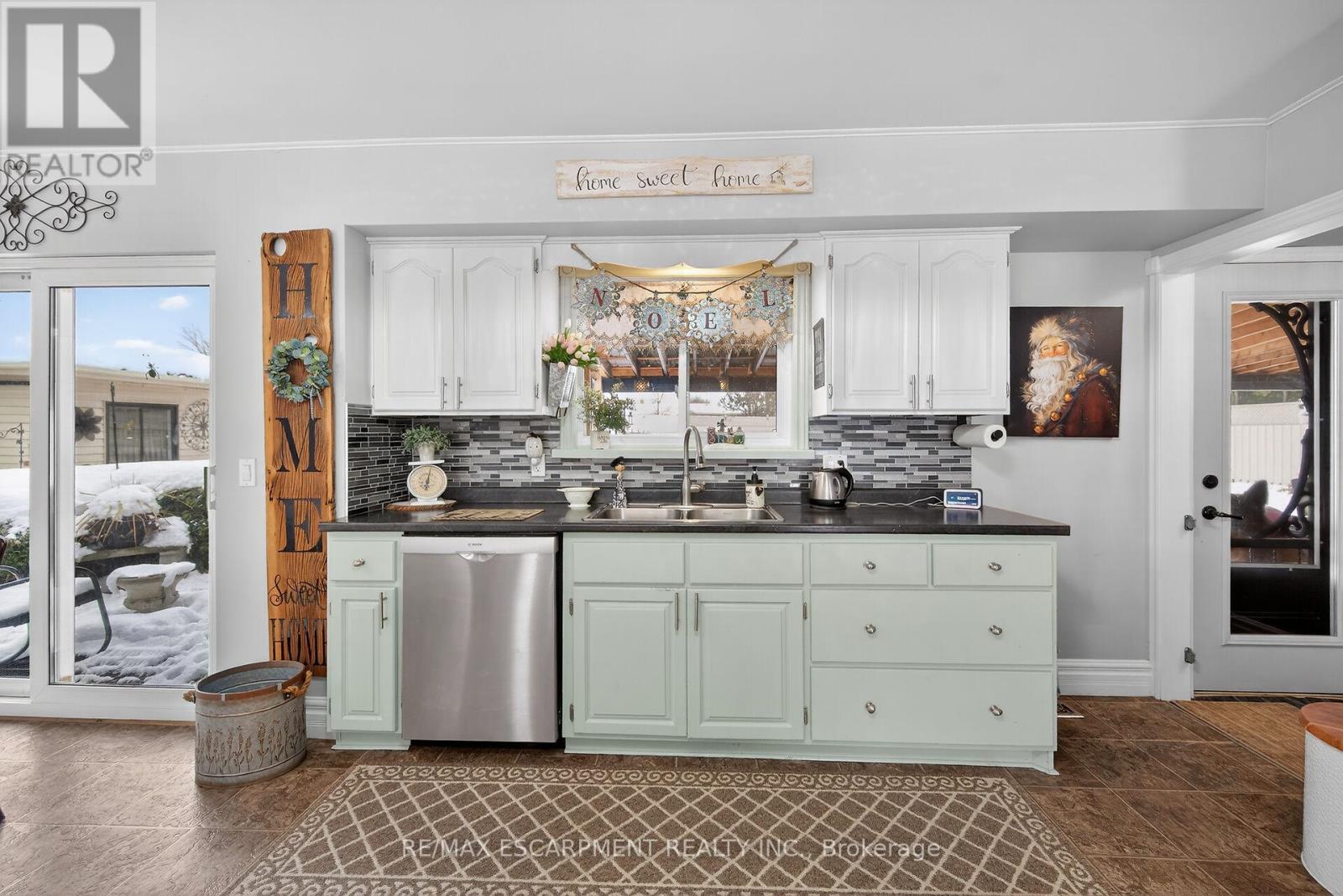 52 Lorne Avenue, Brant, Ontario  N0E 1A0 - Photo 12 - X12628388