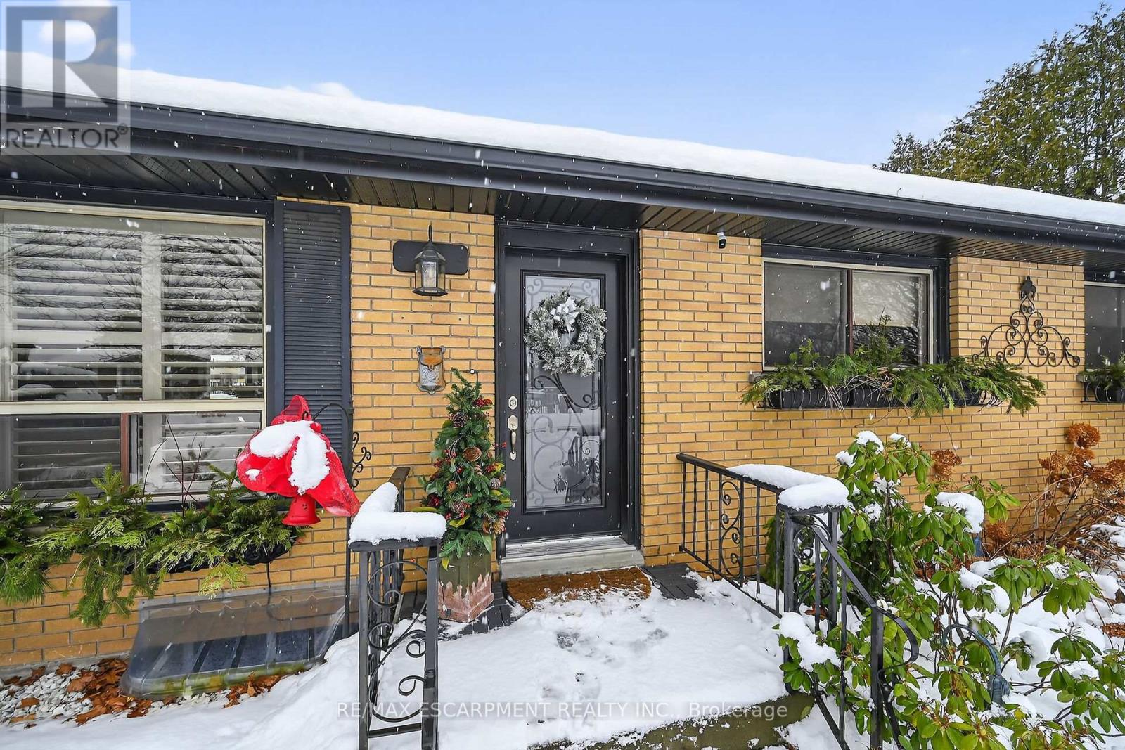 52 Lorne Avenue, Brant, Ontario  N0E 1A0 - Photo 3 - X12628388