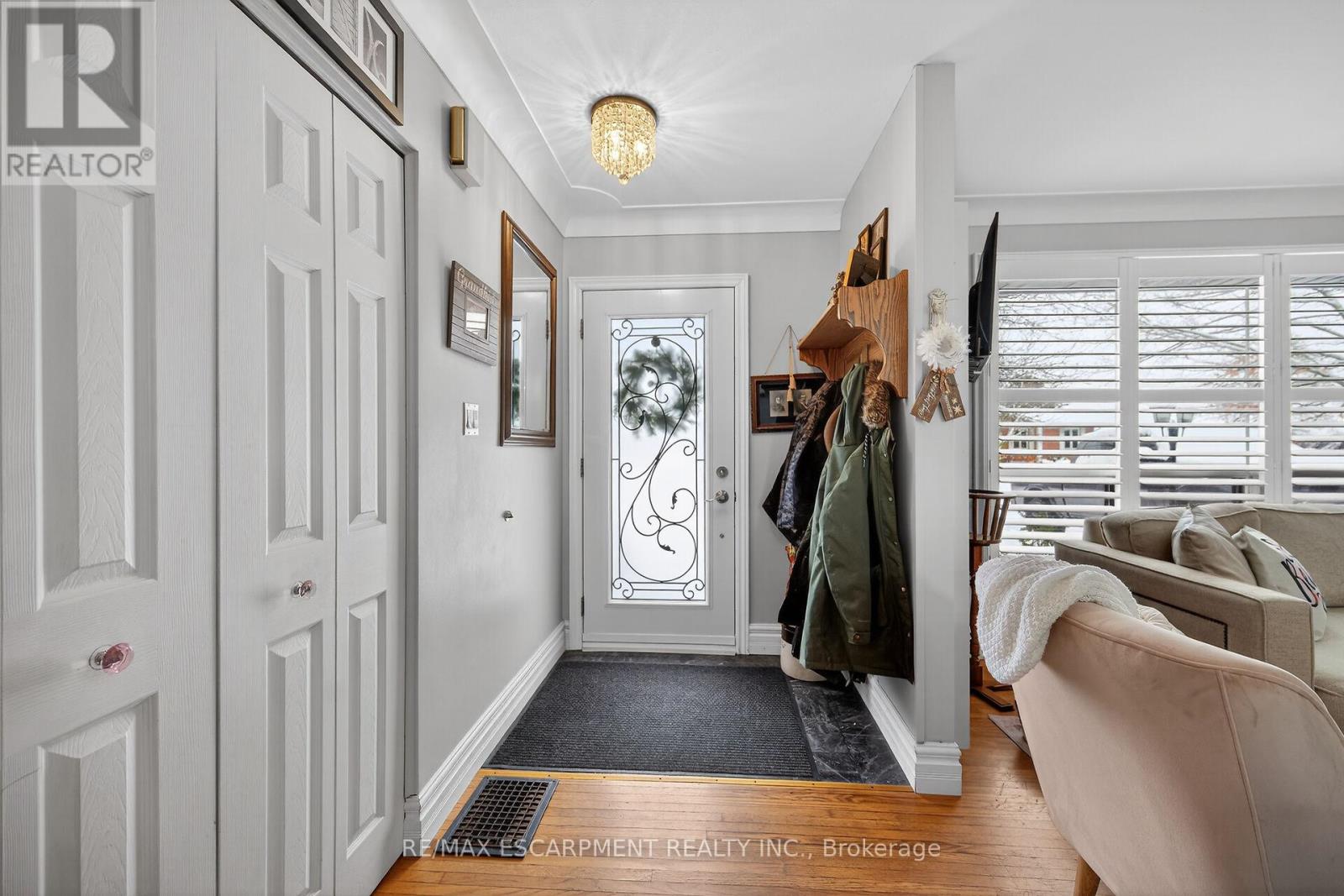 52 Lorne Avenue, Brant, Ontario  N0E 1A0 - Photo 4 - X12628388