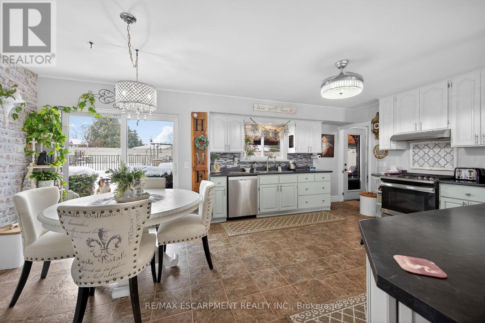 52 Lorne Avenue, Brant, Ontario  N0E 1A0 - Photo 9 - X12628388