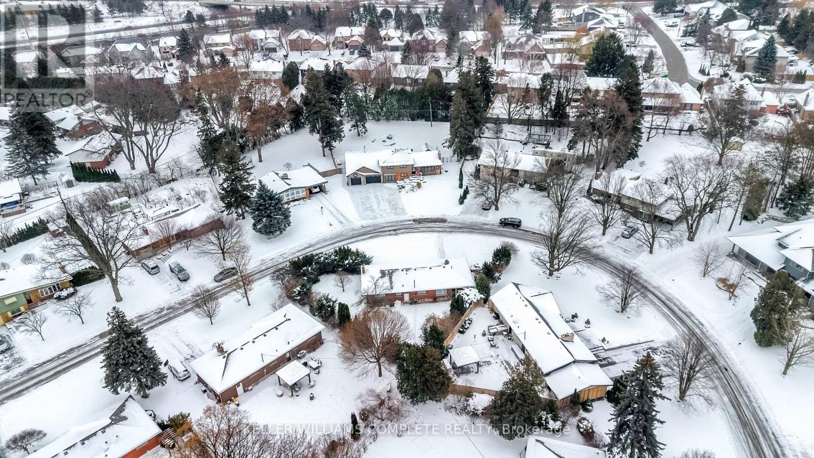 626 Iroquois Avenue, Hamilton, Ontario  L9G 3B4 - Photo 49 - X12628436