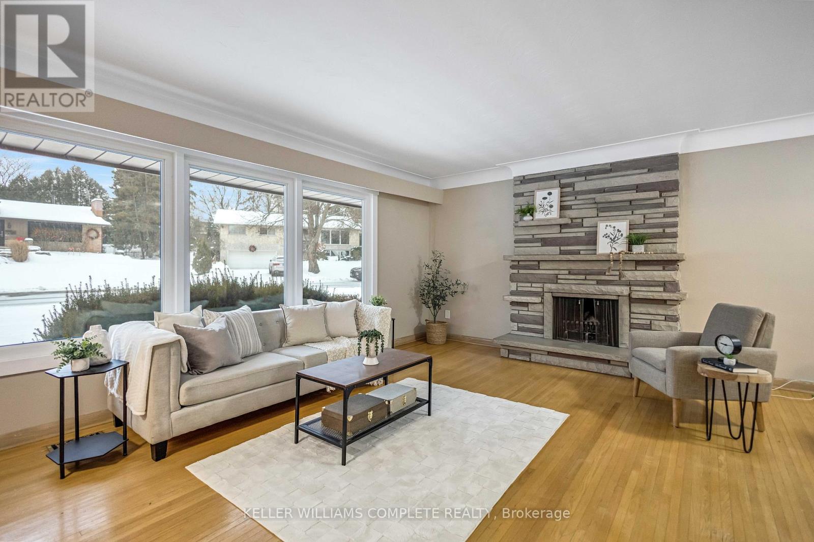 626 Iroquois Avenue, Hamilton, Ontario  L9G 3B4 - Photo 9 - X12628436