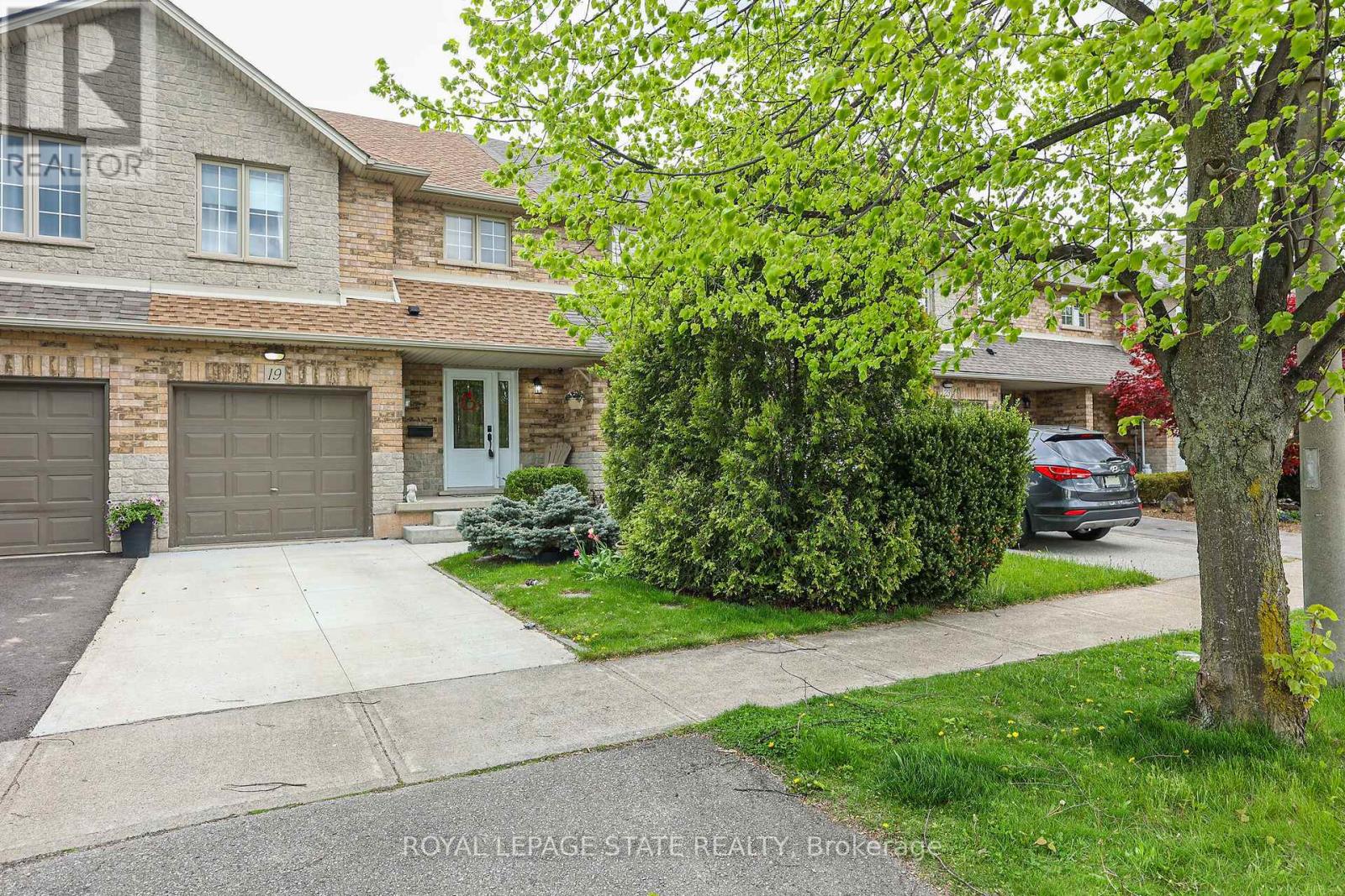 19 BEECH STREET, Grimsby, Ontario