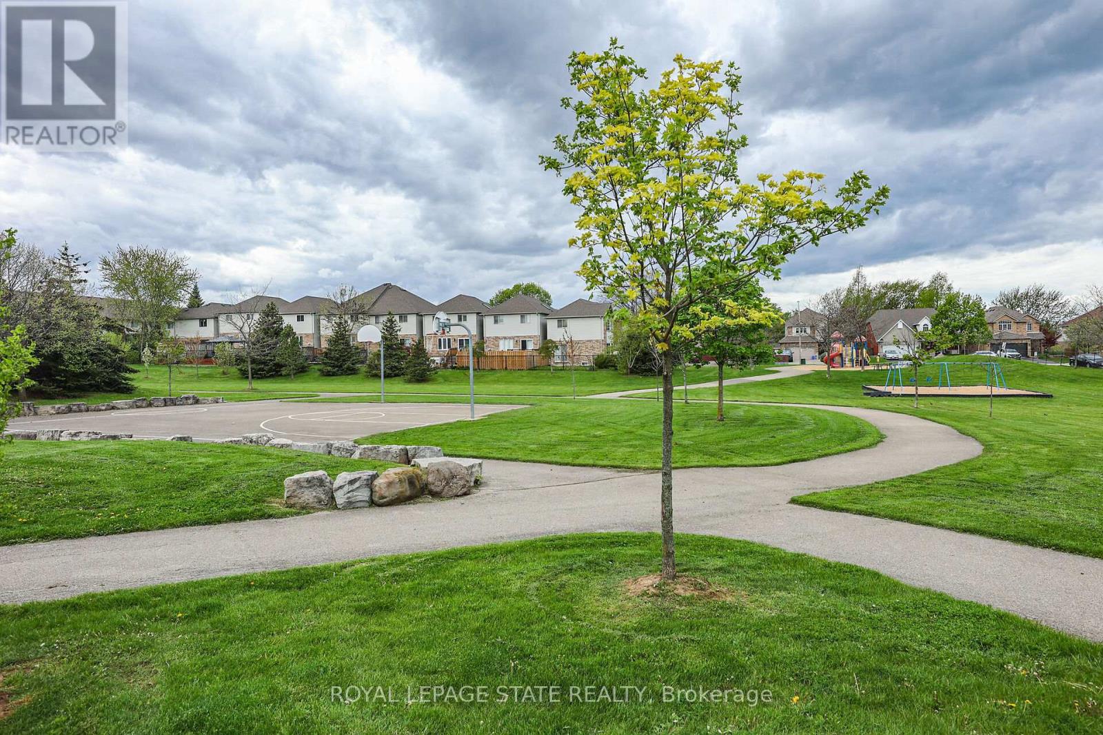 19 Beech Street, Grimsby, Ontario  L3M 5L9 - Photo 8 - X12628440