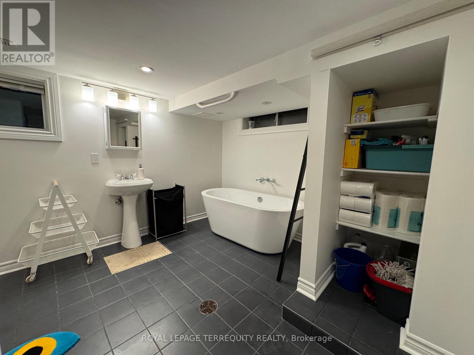 388 Ashdale Avenue, Toronto, Ontario  M4L 2Z2 - Photo 17 - E12627670