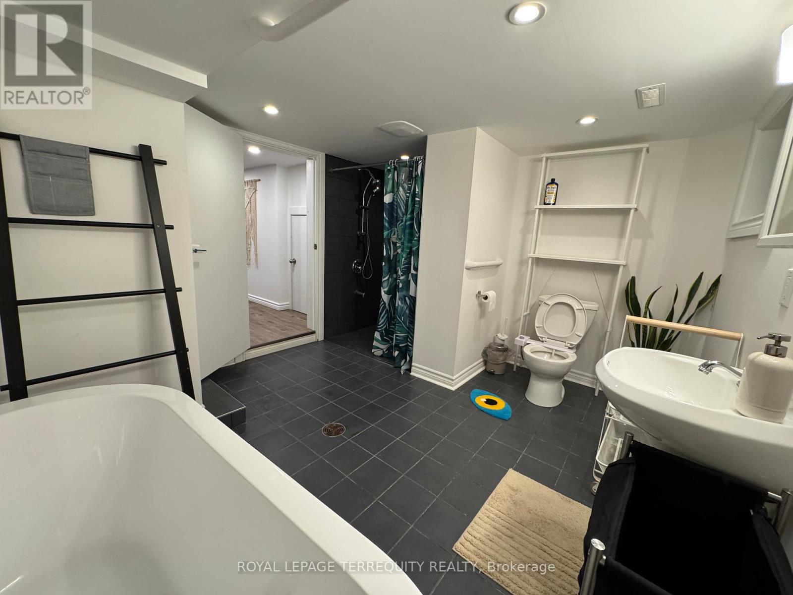 388 Ashdale Avenue, Toronto, Ontario  M4L 2Z2 - Photo 16 - E12627670