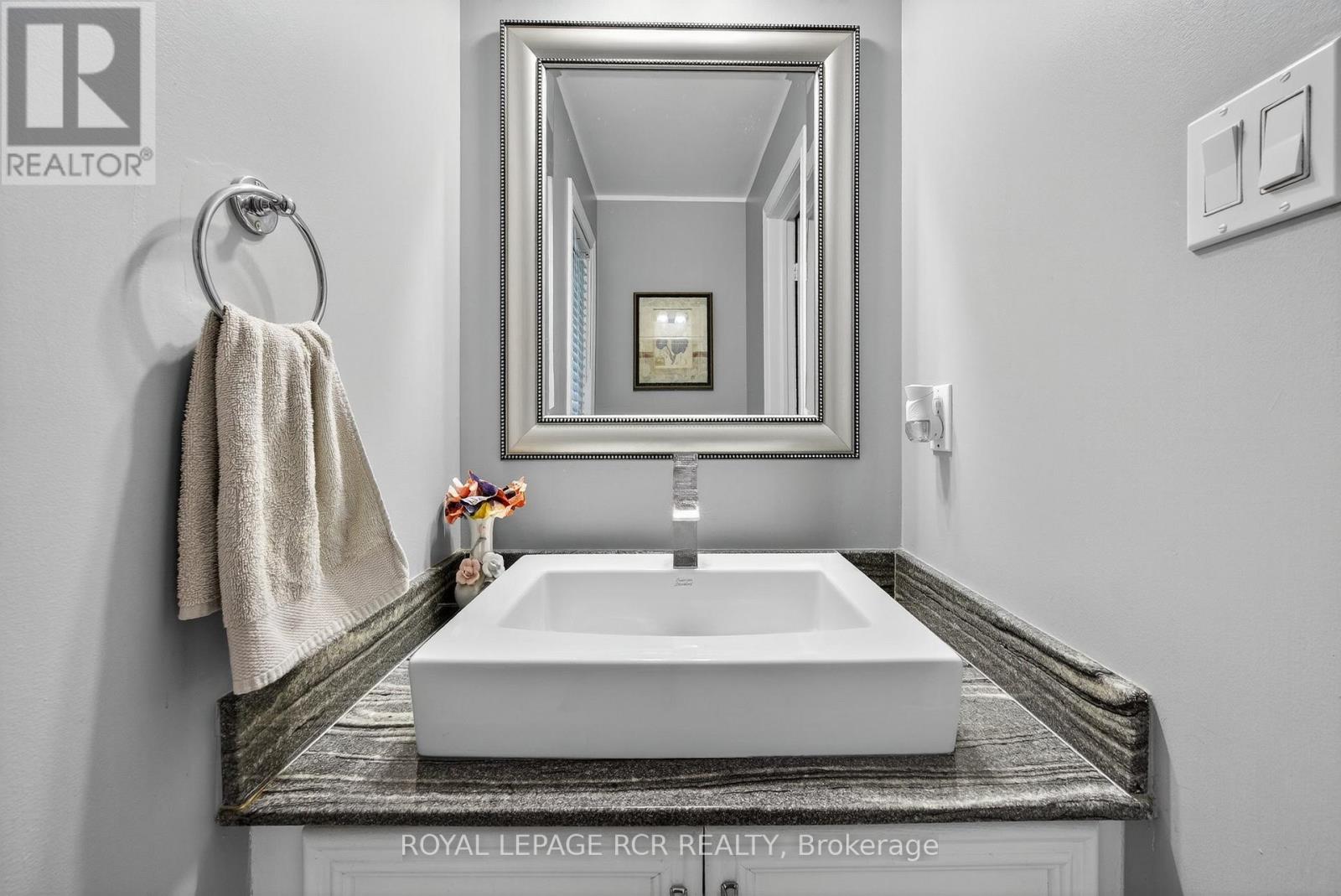 2 Dungey Crescent, New Tecumseth, Ontario  L9R 1X5 - Photo 19 - N12247391