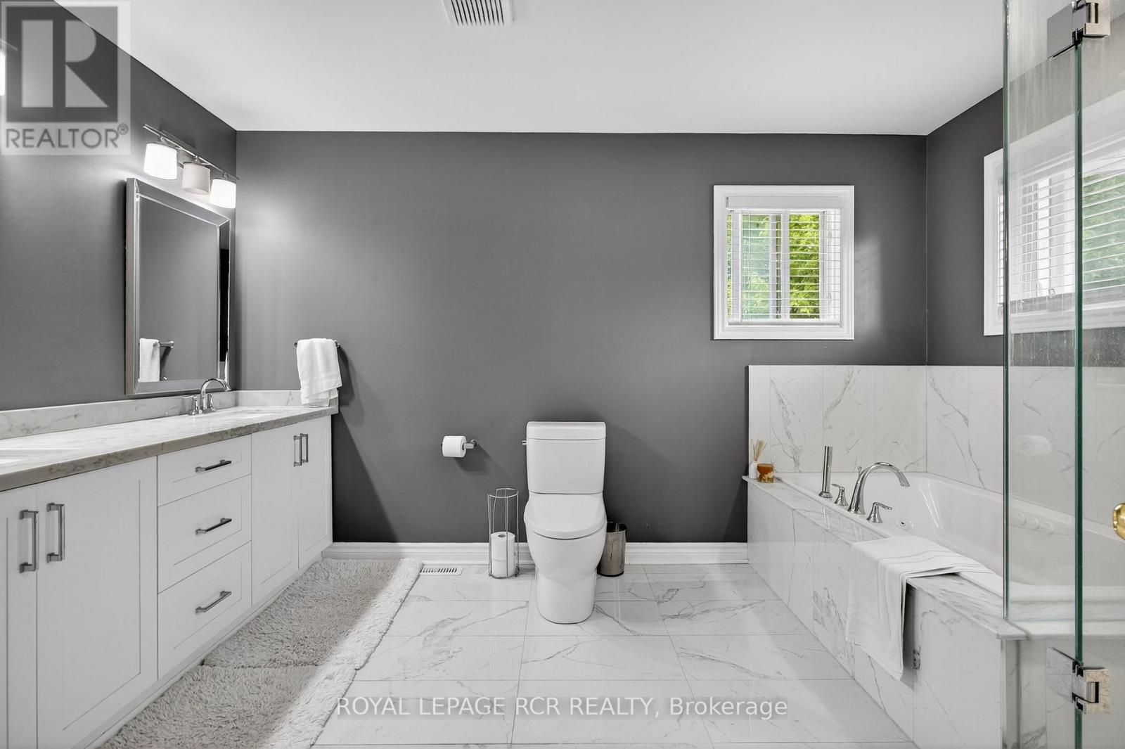 2 Dungey Crescent, New Tecumseth, Ontario  L9R 1X5 - Photo 33 - N12247391