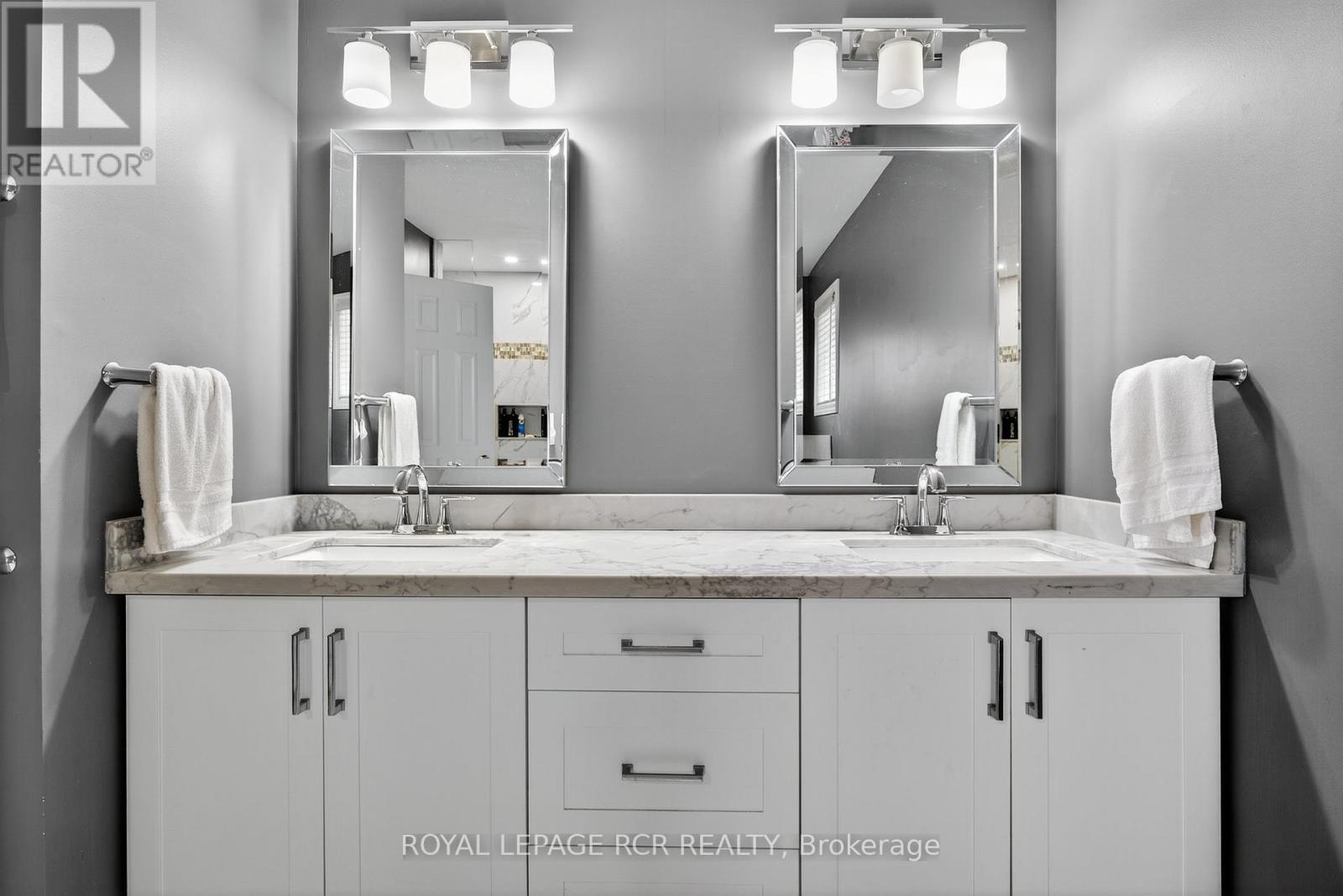 2 Dungey Crescent, New Tecumseth, Ontario  L9R 1X5 - Photo 32 - N12247391