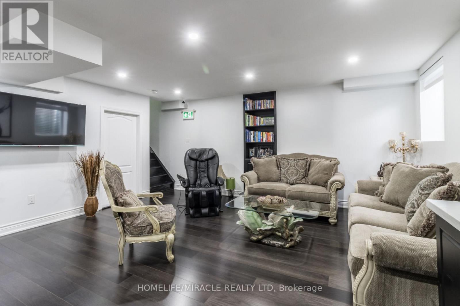 20 Palmvalley Dr Drive, Brampton, Ontario  L6P 2V4 - Photo 8 - W12627986