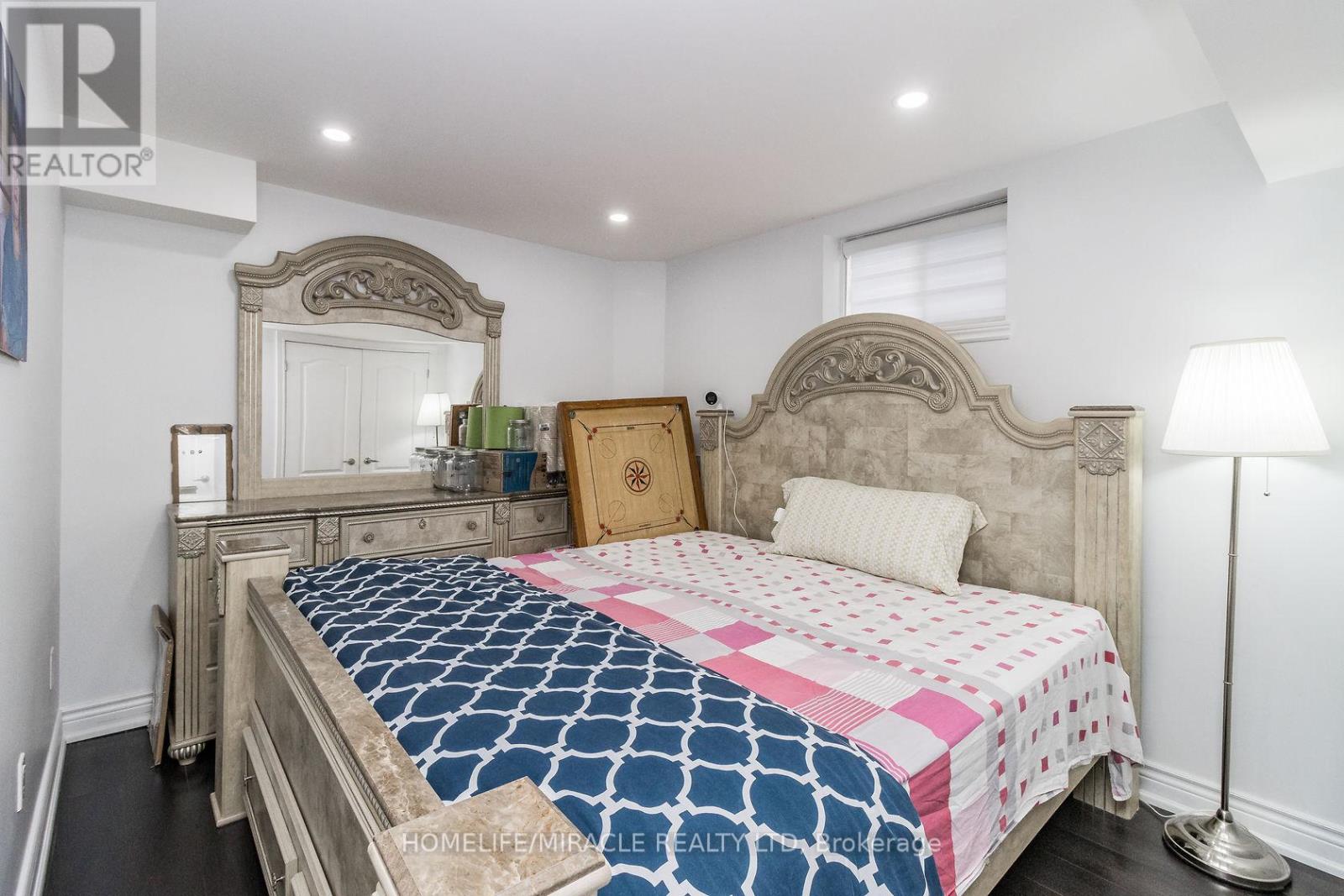 20 Palmvalley Dr Drive, Brampton, Ontario  L6P 2V4 - Photo 4 - W12627986