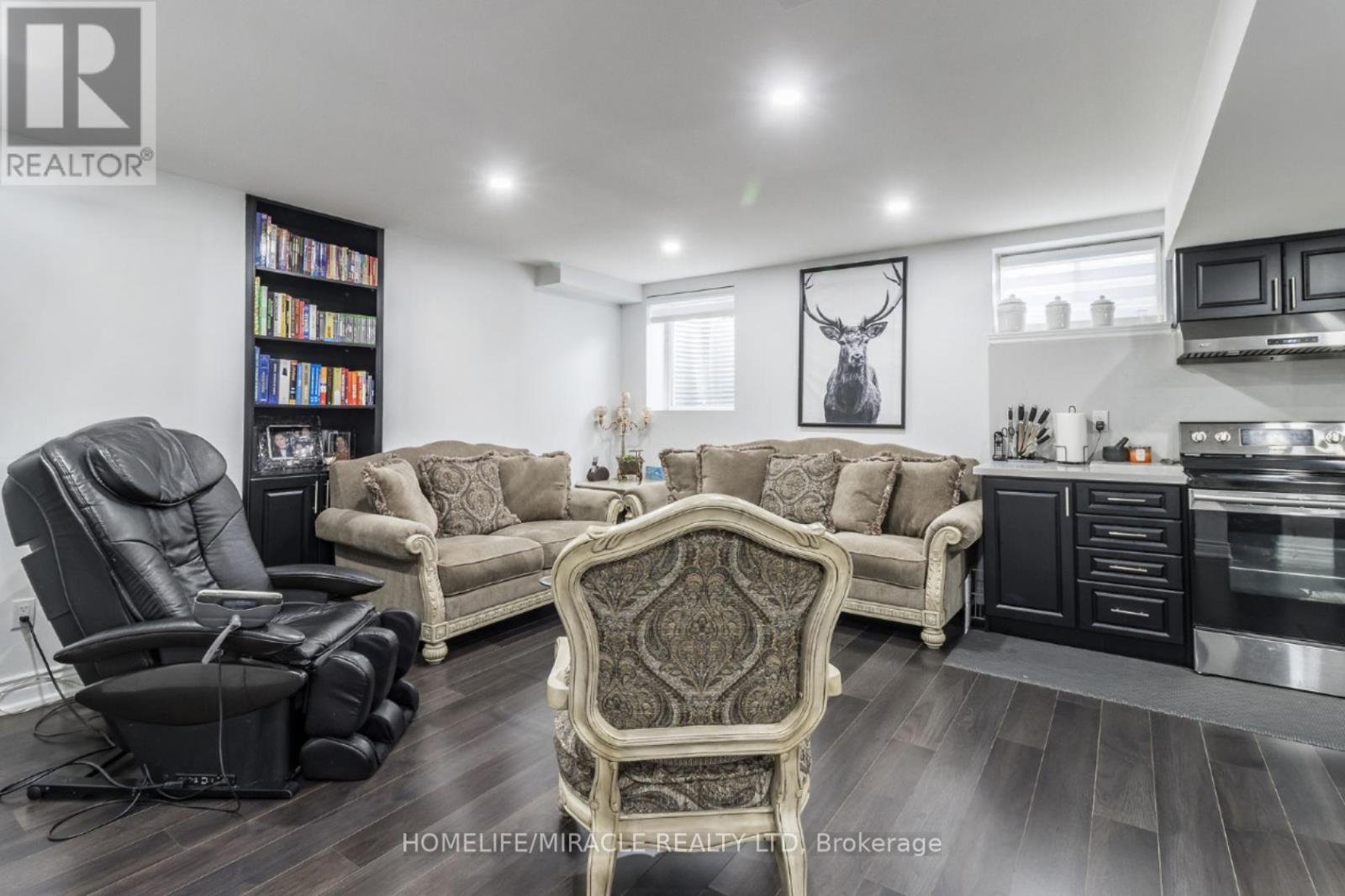 20 Palmvalley Dr Drive, Brampton, Ontario  L6P 2V4 - Photo 2 - W12627986