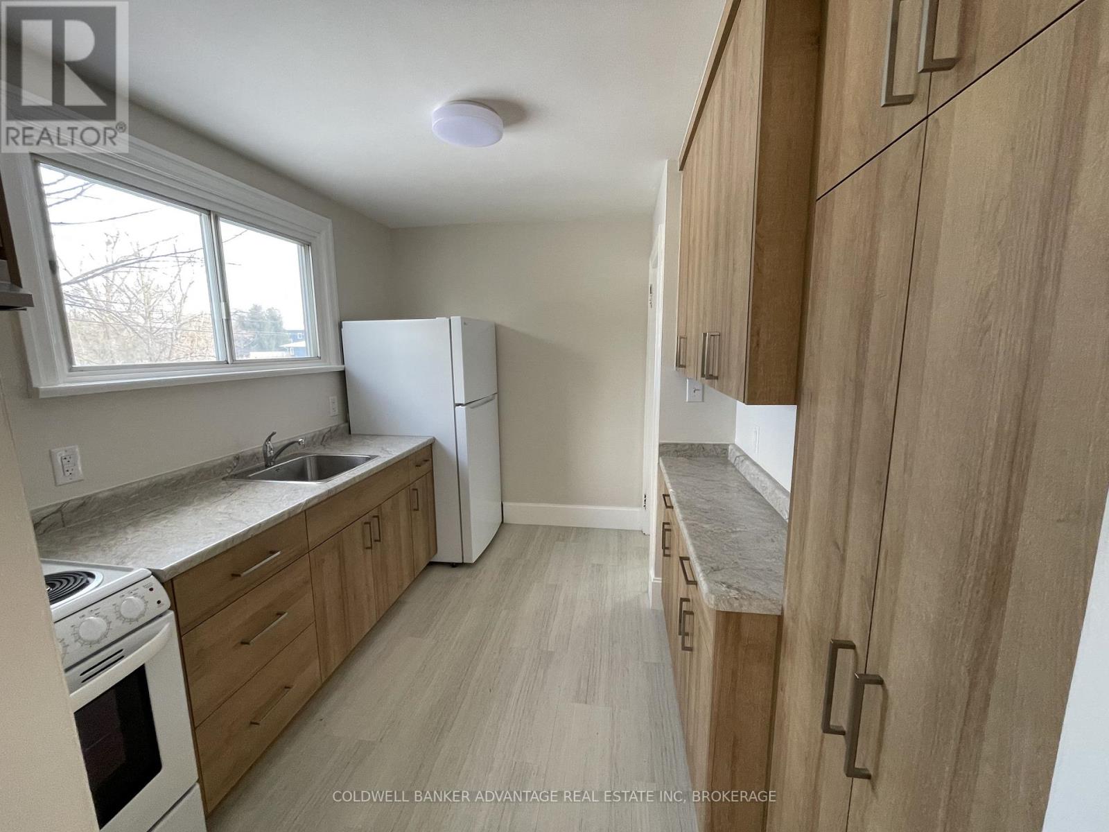 565 Fitch Street, Welland (West Welland), Ontario  L3C 4X2 - Photo 4 - X12511802