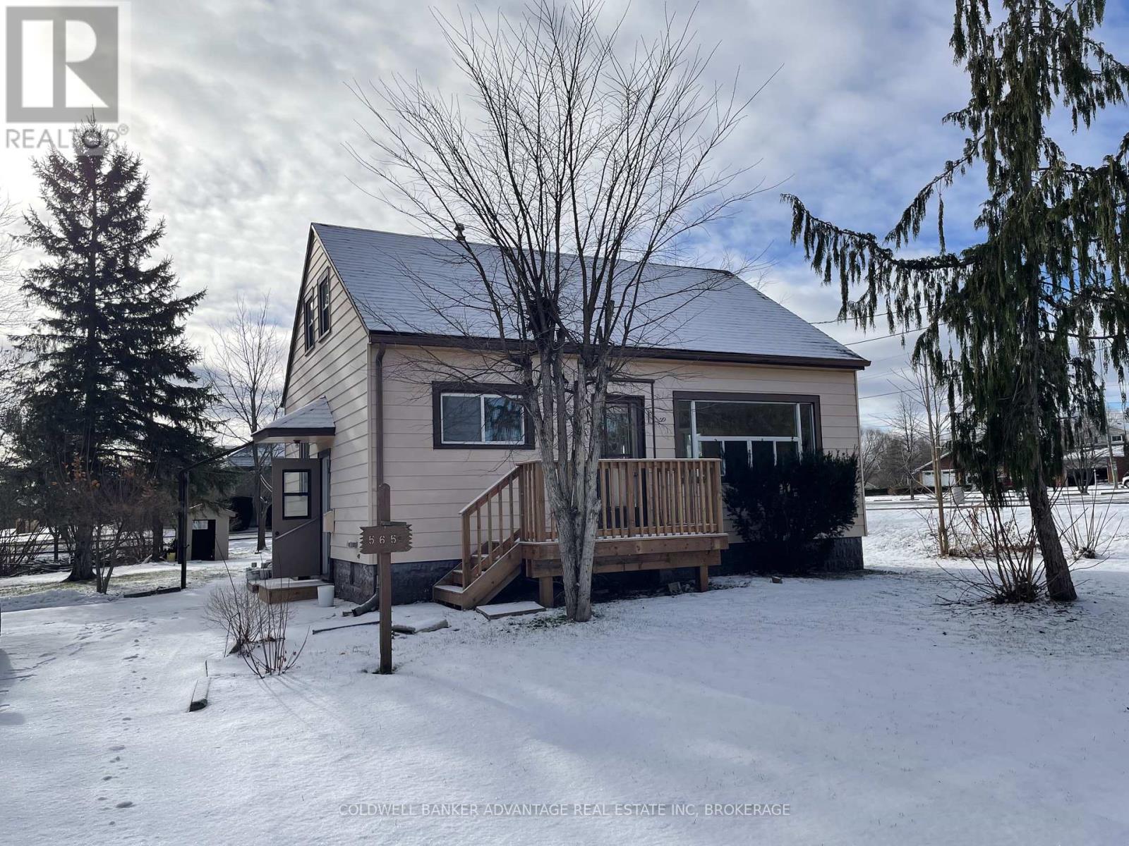 565 Fitch Street, Welland (West Welland), Ontario  L3C 4X2 - Photo 2 - X12511802