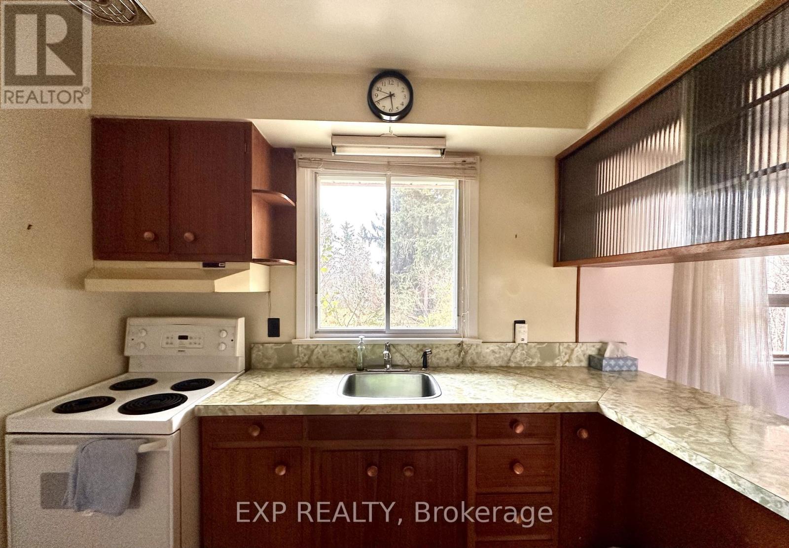 69 Edgar Avenue, Richmond Hill, Ontario  L4C 6K2 - Photo 9 - N12532372