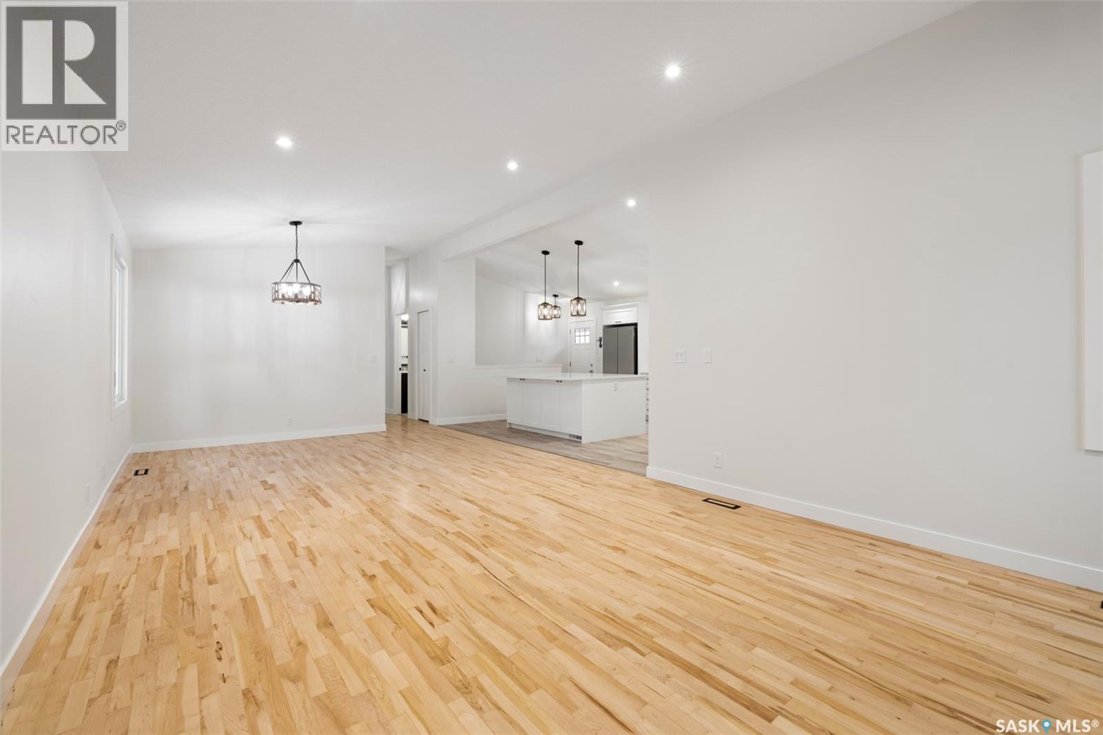 78 Sunset Drive, Regina, Saskatchewan  S4S 2R7 - Photo 3 - SK025512