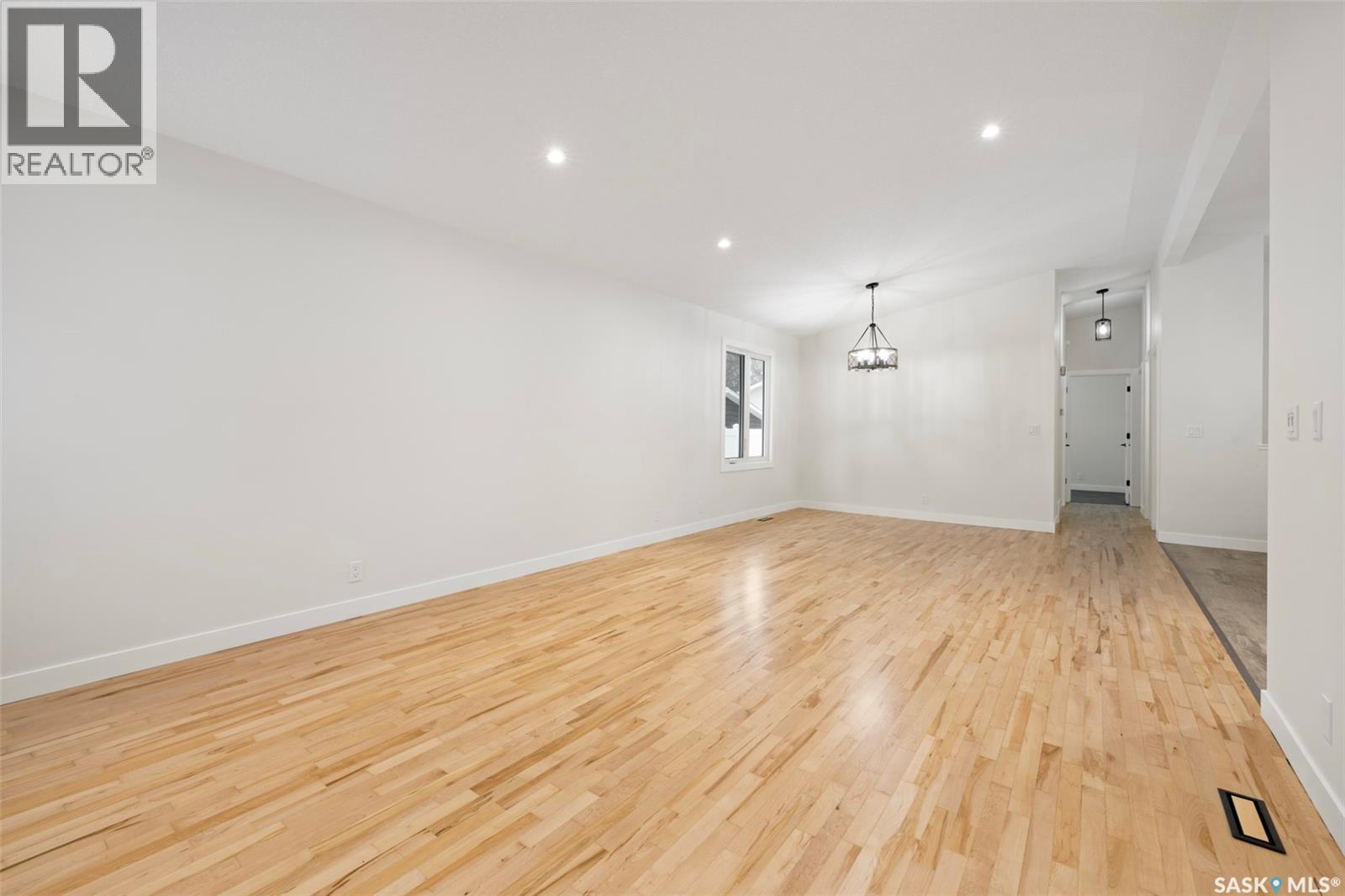 78 Sunset Drive, Regina, Saskatchewan  S4S 2R7 - Photo 2 - SK025512