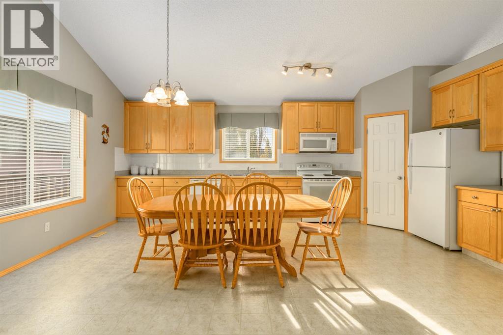 131 Panatella Close Nw, Calgary, Alberta T3K 6C9 - Photo 8 - A2266572