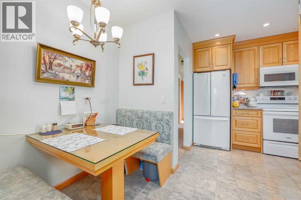 25 Highwood Place Nw, Calgary, Alberta T2K 2B9 - Photo 9 - A2270274