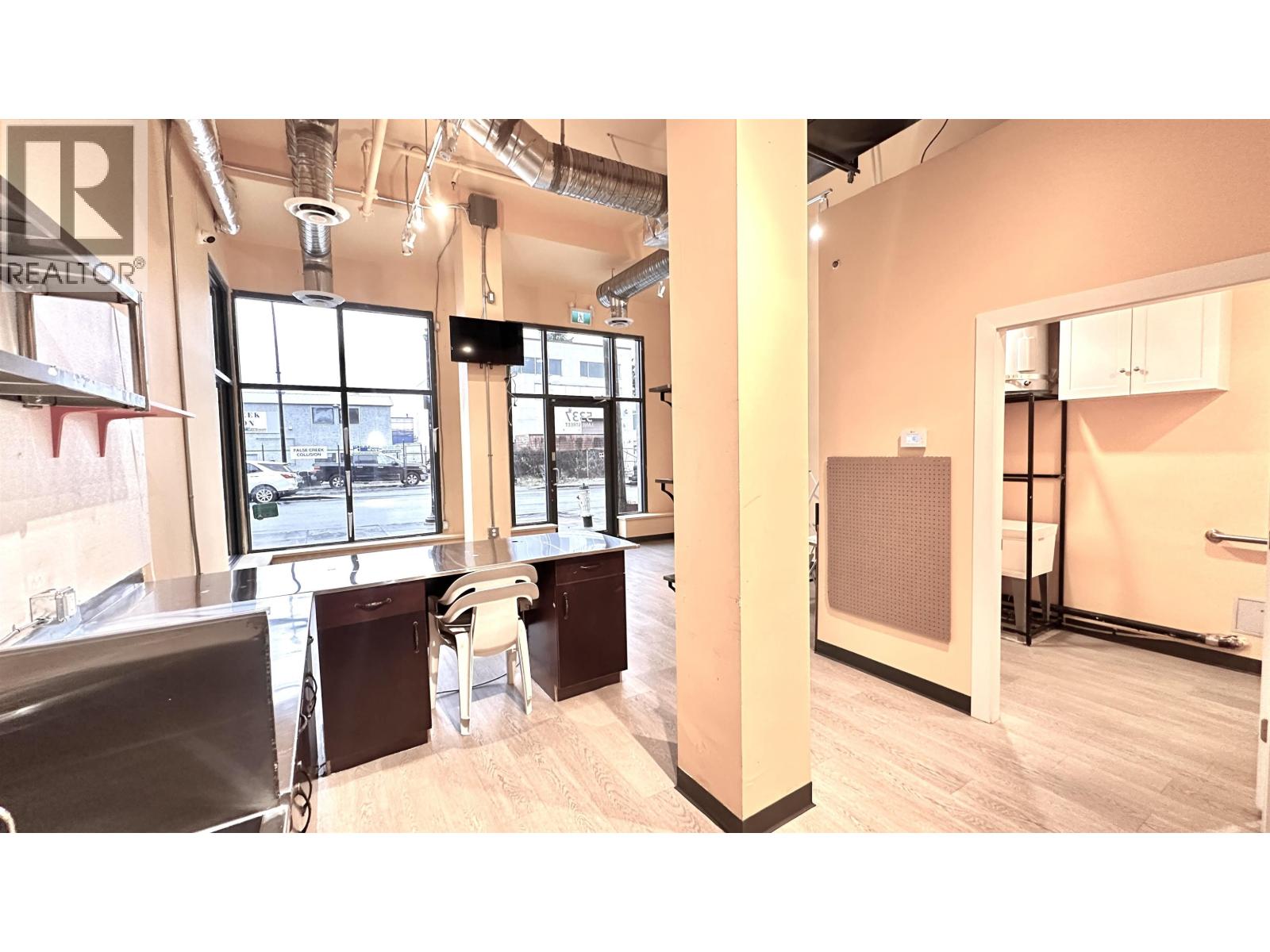 5337 Lane Street, Burnaby, British Columbia  V5H 0H2 - Photo 3 - C8074438