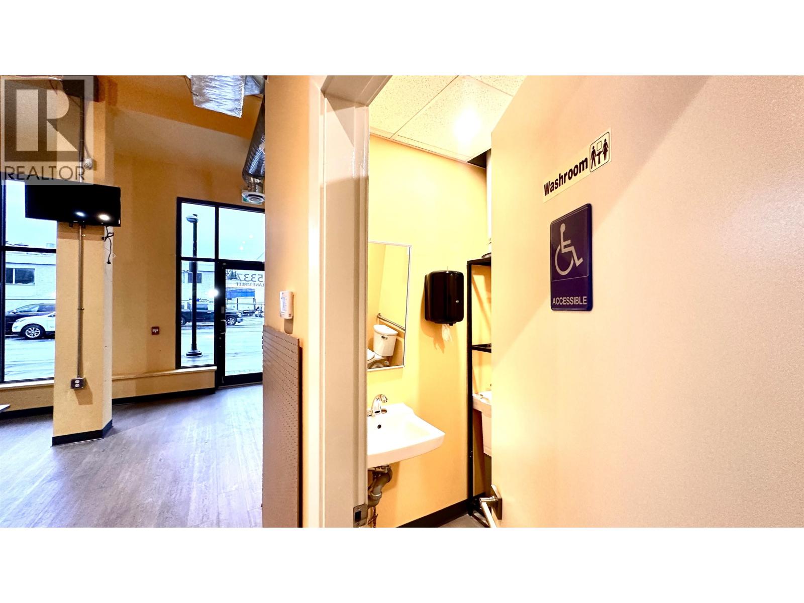 5337 Lane Street, Burnaby, British Columbia  V5H 0H2 - Photo 5 - C8074438